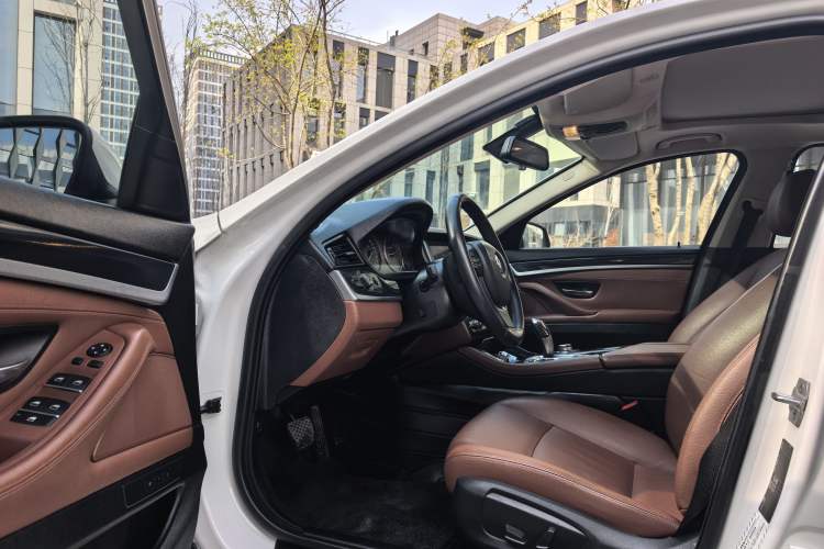 Used BMW 5 Series 2017 520Li Elegant Edition Interior 1