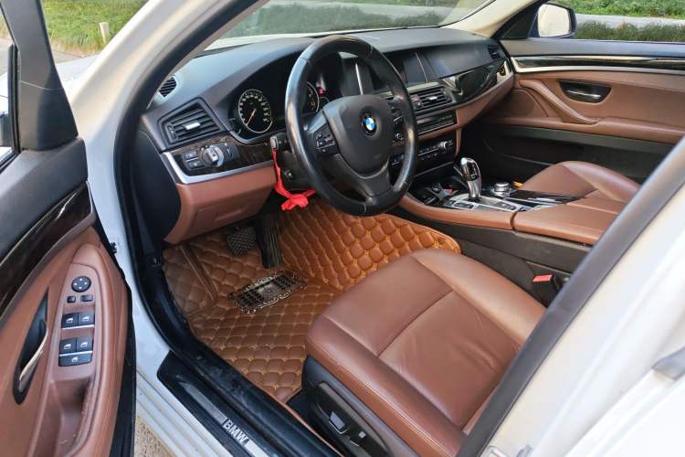 Used BMW 5 Series 2017 525Li Leading Model Interior 1