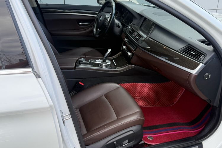 Used BMW 5 Series 2017 525Li Luxury Design Package Interior 2
