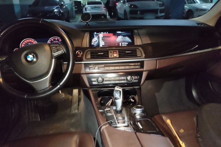 Used BMW 5 Series 2017 525Li Luxury Design Package Interior 2