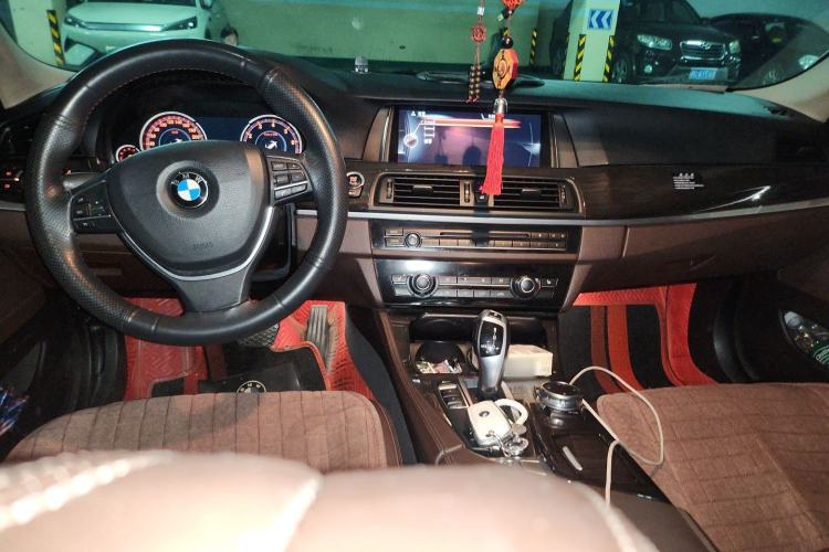 Used BMW 5 Series 2017 525Li Luxury Design Package Interior 2