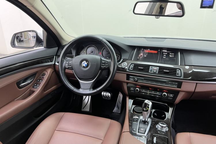Used BMW 5 Series 2017 525Li Leading Model Interior 2