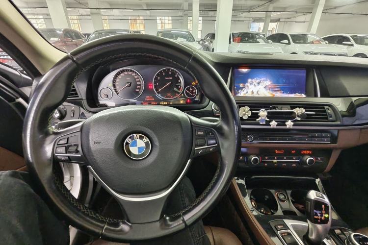 Used BMW 5 Series 2017 520Li Elegant Edition Interior 3