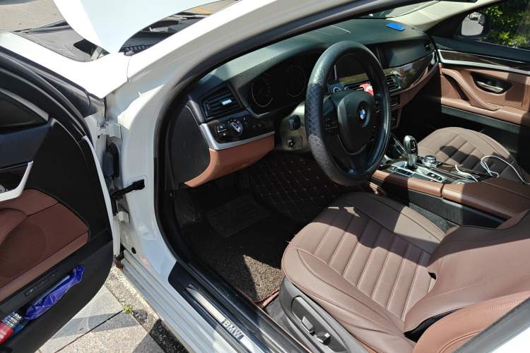 Used BMW 5 Series 2017 525Li Leading Model Interior 3