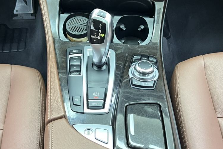 Used BMW 5 Series 2017 525Li Leading Model Interior 3