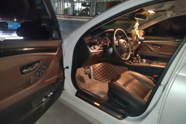 Used BMW 5 Series 2017 525Li Luxury Design Package Interior 3