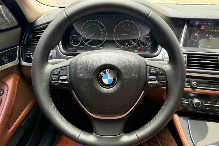 Used BMW 5 Series 2017 520Li Elegant Edition Interior 4