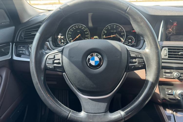 Used BMW 5 Series 2017 525Li Luxury Design Package Interior 4