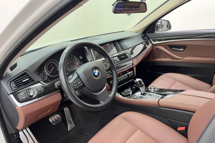 Used BMW 5 Series 2017 525Li Leading Model Interior 5