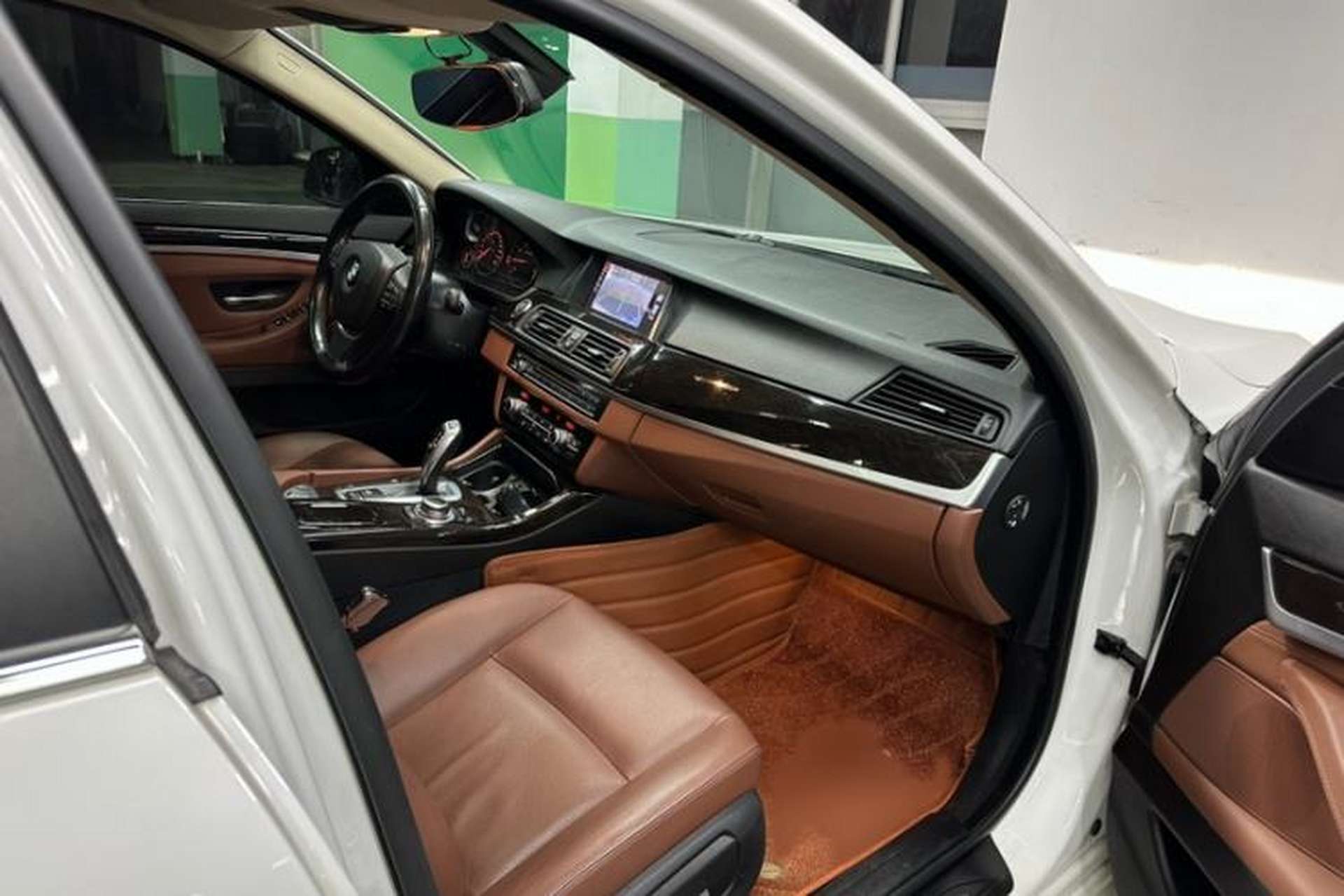 Used BMW 5 Series 2017 525Li Leading Model Interior 6