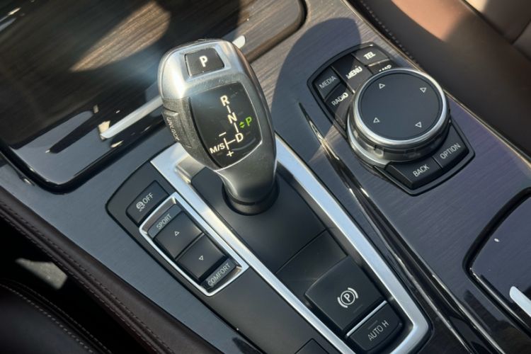 Used BMW 5 Series 2017 525Li Luxury Design Package Interior 8