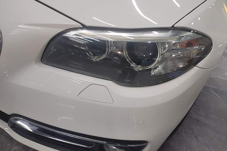 Used BMW 5 Series 2017 525Li Luxury Design Package Left Front Headlight