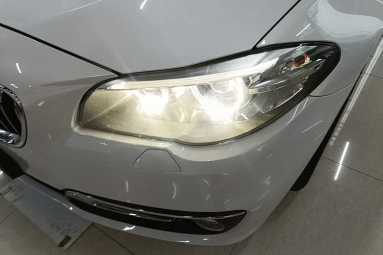 Used BMW 5 Series 2017 525Li Luxury Design Package Left Front Headlight