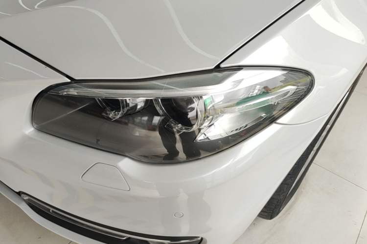 Used BMW 5 Series 2017 525Li Luxury Design Package Left Front Headlight
