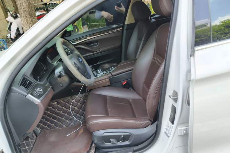 Used BMW 5 Series 2017 525Li Luxury Design Package Left Front Seat