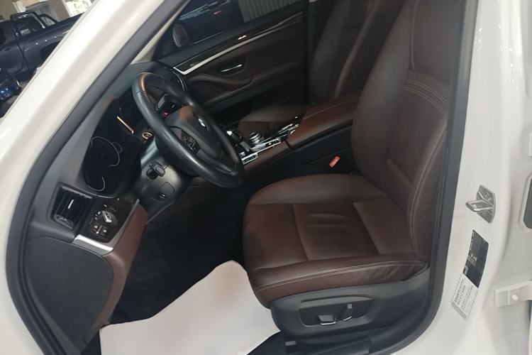 Used BMW 5 Series 2017 525Li Luxury Design Package Left Front Seat