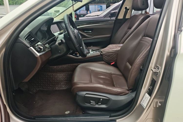 Used BMW 5 Series 2017 525Li Luxury Design Package Left Front Seat