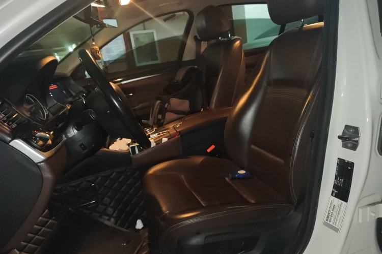 Used BMW 5 Series 2017 525Li Luxury Design Package Left Front Seat