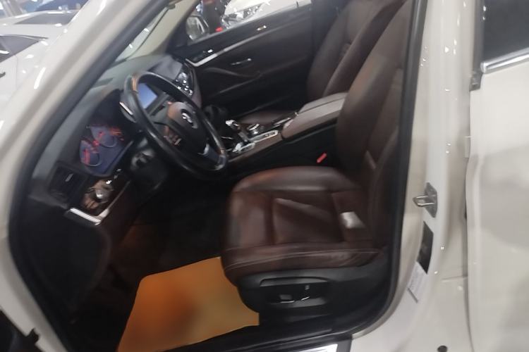 Used BMW 5 Series 2017 525Li Luxury Design Package Left Front Seat