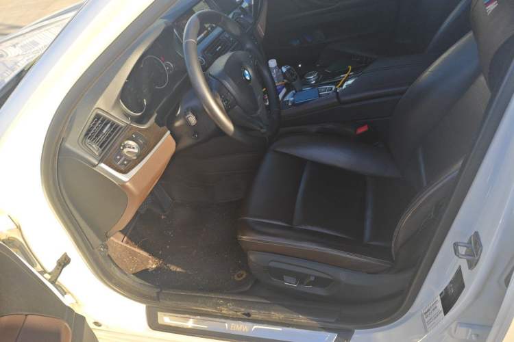 Used BMW 5 Series 2017 525Li Luxury Design Package Left Front Seat