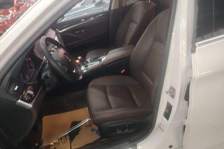 Used BMW 5 Series 2017 525Li Luxury Design Package Left Front Seat