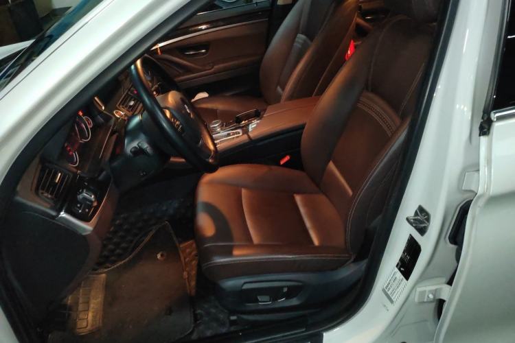 Used BMW 5 Series 2017 525Li Luxury Design Package Left Front Seat