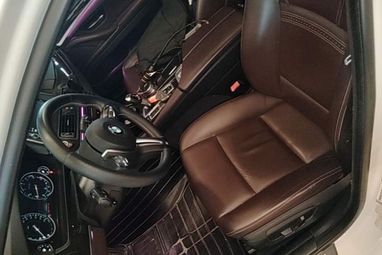 Used BMW 5 Series 2017 525Li Luxury Design Package Left Front Seat