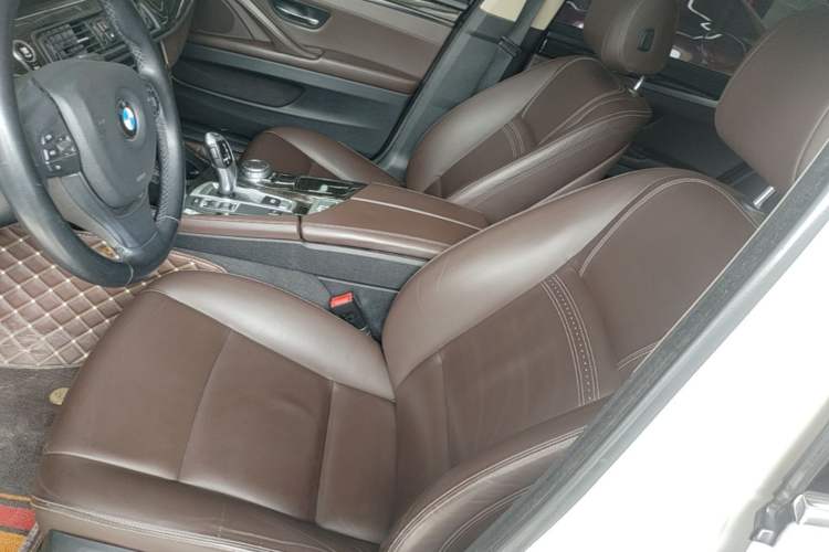 Used BMW 5 Series 2017 525Li Luxury Design Package Left Front Seat