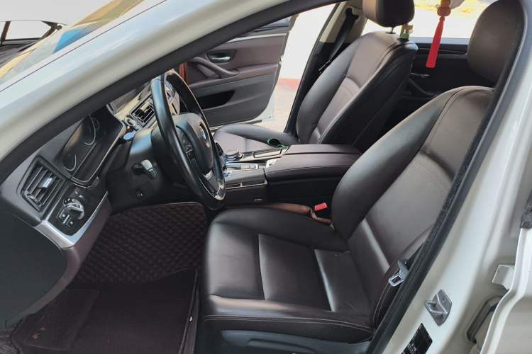 Used BMW 5 Series 2017 525Li Luxury Design Package Left Front Seat