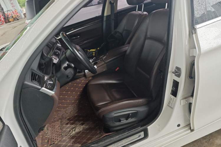 Used BMW 5 Series 2017 525Li Luxury Design Package Left Front Seat