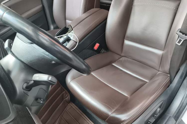 Used BMW 5 Series 2017 525Li Luxury Design Package Left Front Seat