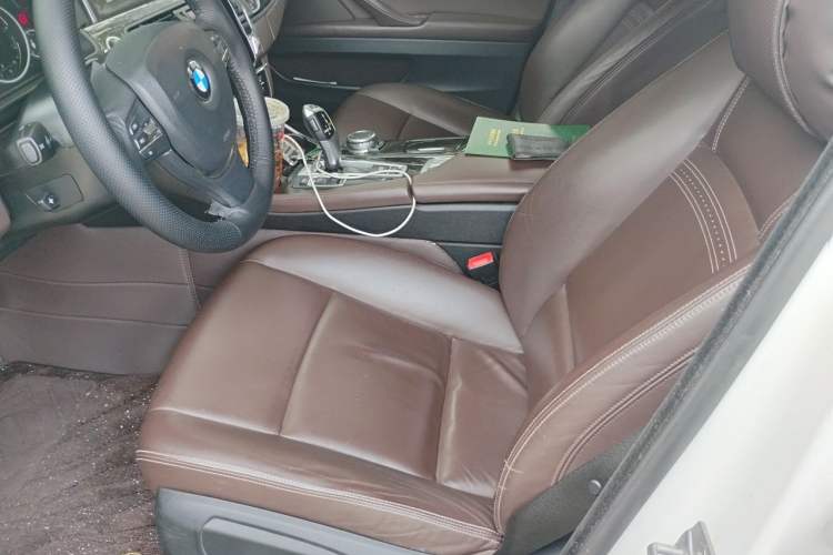Used BMW 5 Series 2017 525Li Luxury Design Package Left Front Seat