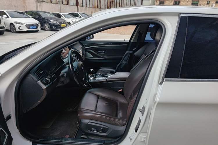Used BMW 5 Series 2017 525Li Luxury Design Package Left Front Seat