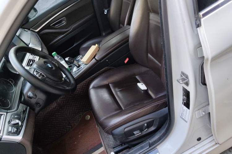 Used BMW 5 Series 2017 525Li Luxury Design Package Left Front Seat