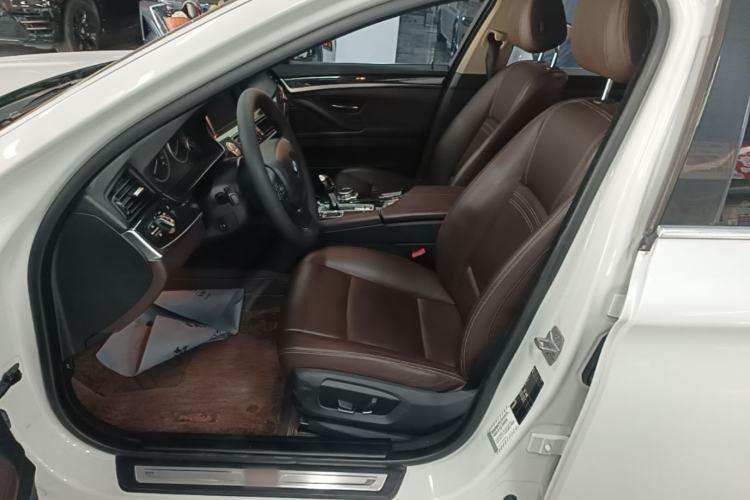 Used BMW 5 Series 2017 525Li Luxury Design Package Left Front Seat