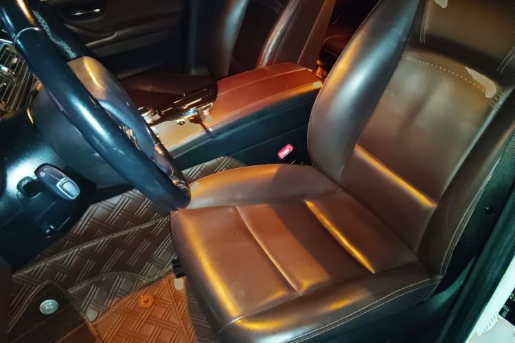 Used BMW 5 Series 2017 525Li Luxury Design Package Left Front Seat