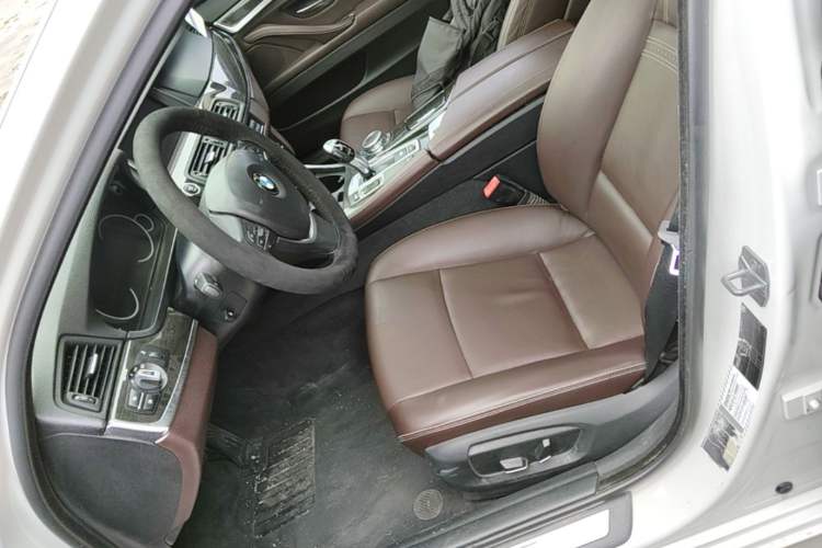 Used BMW 5 Series 2017 525Li Luxury Design Package Left Front Seat