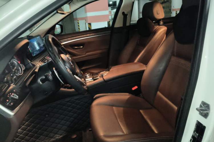 Used BMW 5 Series 2017 525Li Luxury Design Package Left Front Seat