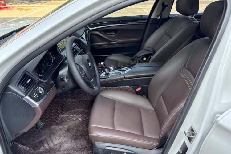 Used BMW 5 Series 2017 525Li Luxury Design Package Left Front Seat