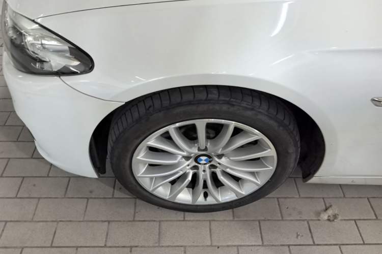 Used BMW 5 Series 2017 525Li Luxury Design Package Left Front Wheel Hub