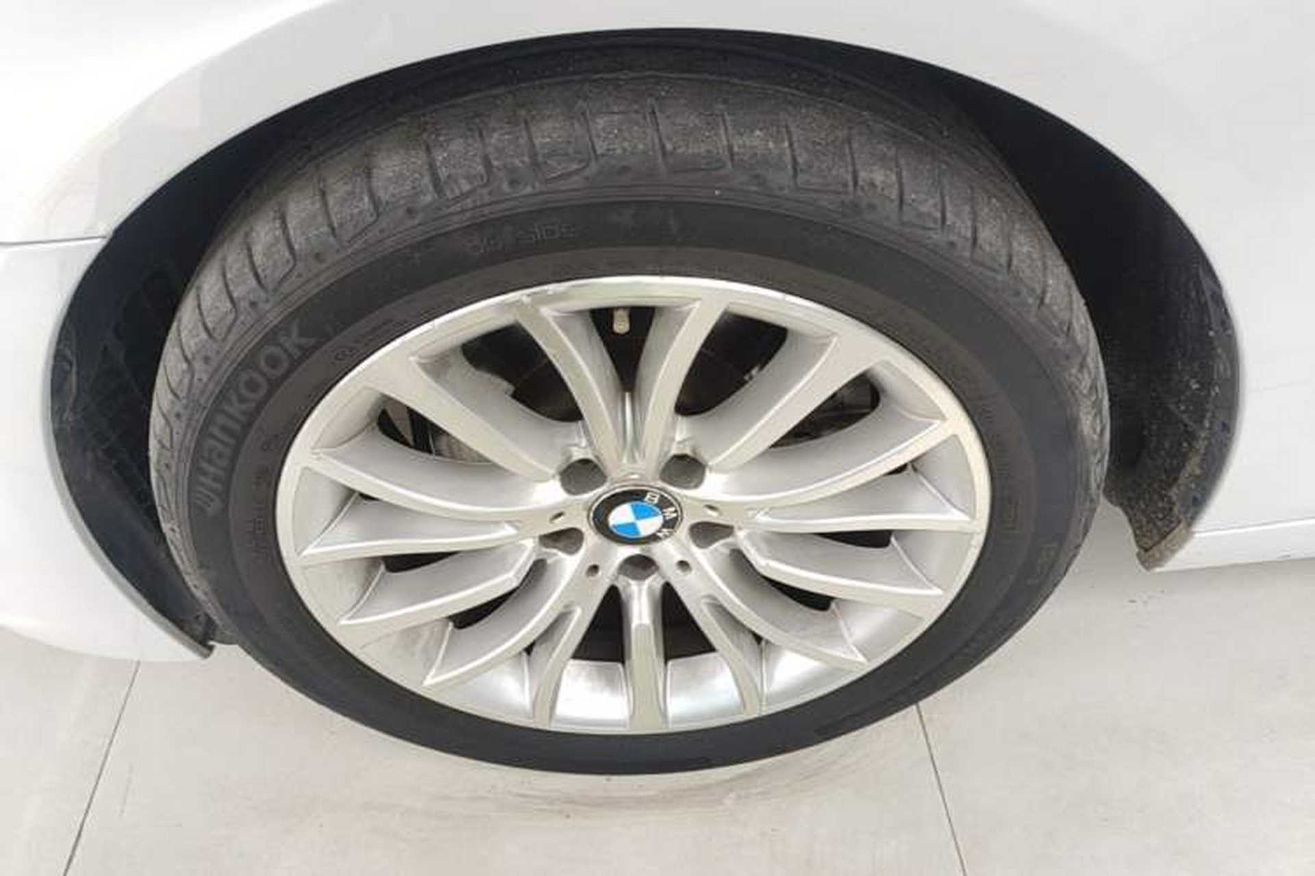 Used BMW 5 Series 2017 525Li Luxury Design Package Left Front Wheel Hub