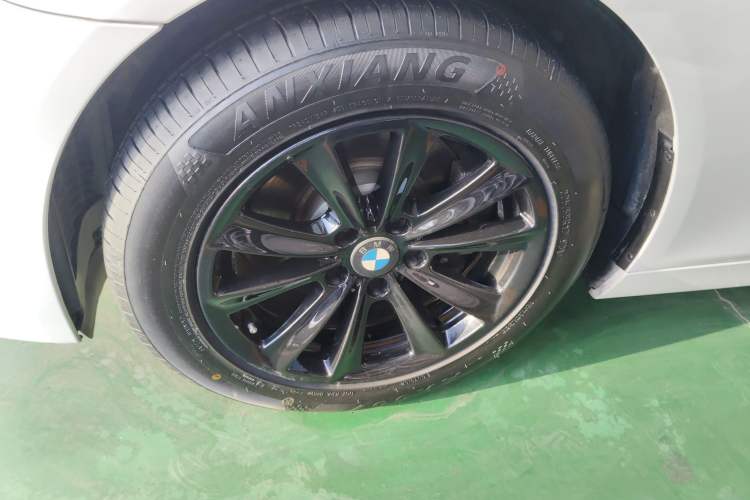 Used BMW 5 Series 2017 520Li Elegant Edition Left Front Wheel Hub