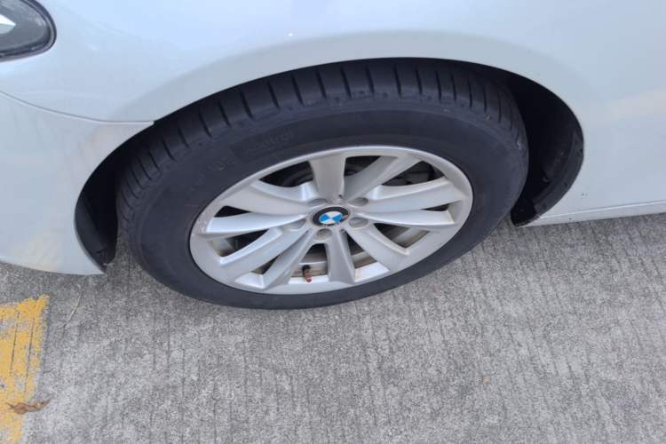 Used BMW 5 Series 2017 520Li Elegant Edition Left Front Wheel Hub