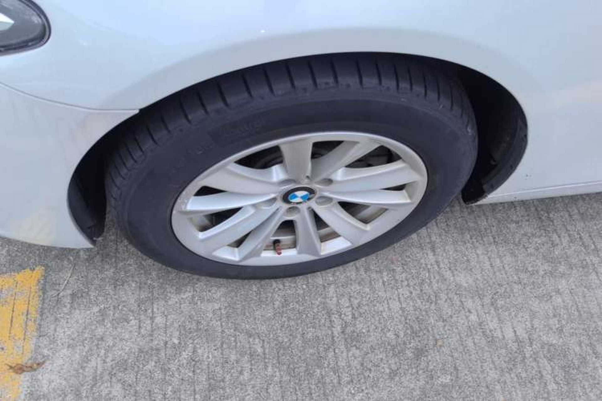 Used BMW 5 Series 2017 520Li Elegant Edition Left Front Wheel Hub