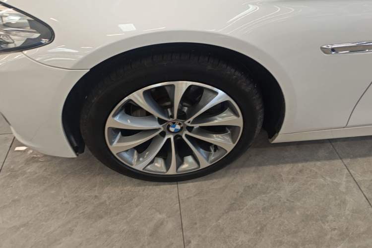 Used BMW 5 Series 2017 525Li Leading Model Left Front Wheel Hub