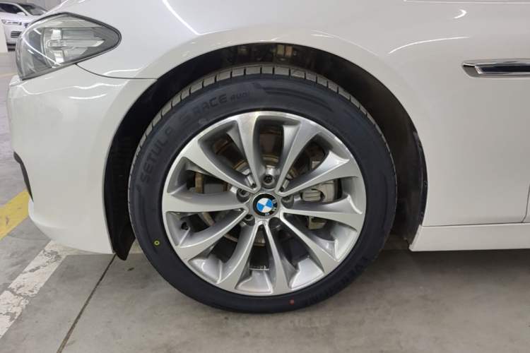 Used BMW 5 Series 2017 525Li Leading Model Left Front Wheel Hub