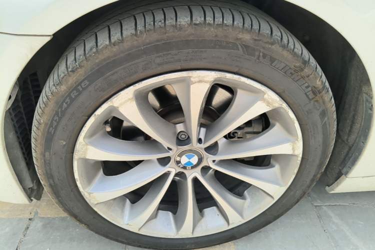 Used BMW 5 Series 2017 525Li Leading Model Left Front Wheel Hub