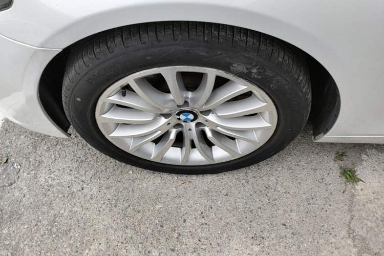 Used BMW 5 Series 2017 525Li Luxury Design Package Left Front Wheel Hub