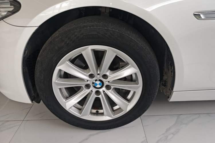 Used BMW 5 Series 2017 520Li Elegant Edition Left Front Wheel Hub