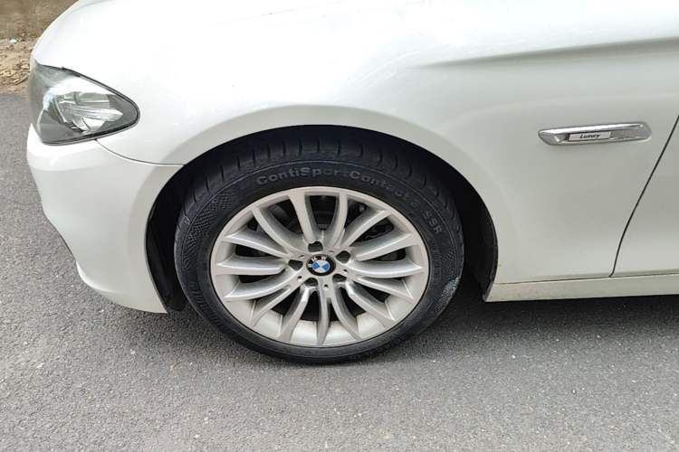 Used BMW 5 Series 2017 525Li Luxury Design Package Left Front Wheel Hub